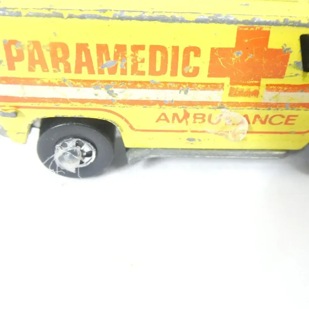 Hot Wheels vintage yellow